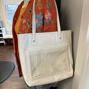 Lauren Conrad • Multiple Compartment Shoulder Bag